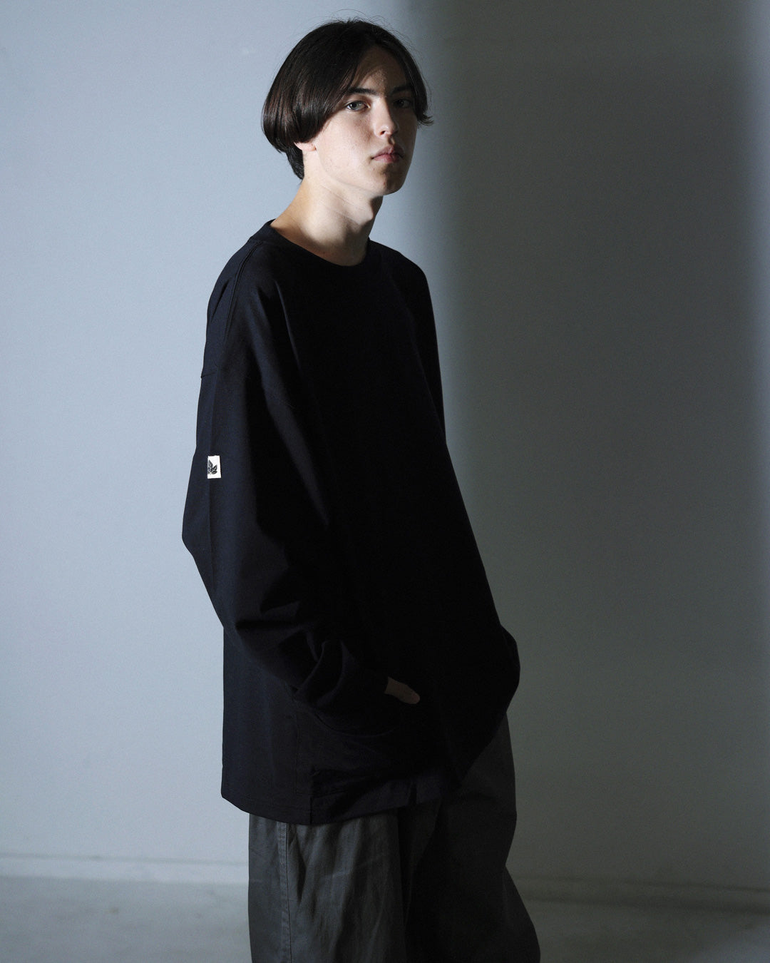 ORGANIC COTTON CHILL POCKET LONG TEE / BLACK