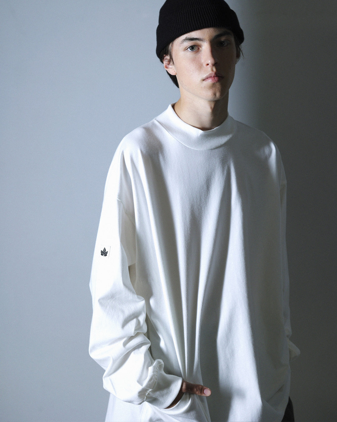 ORGANIC COTTON CHILL MOCKNECK POCKET LONG TEE / WHITE
