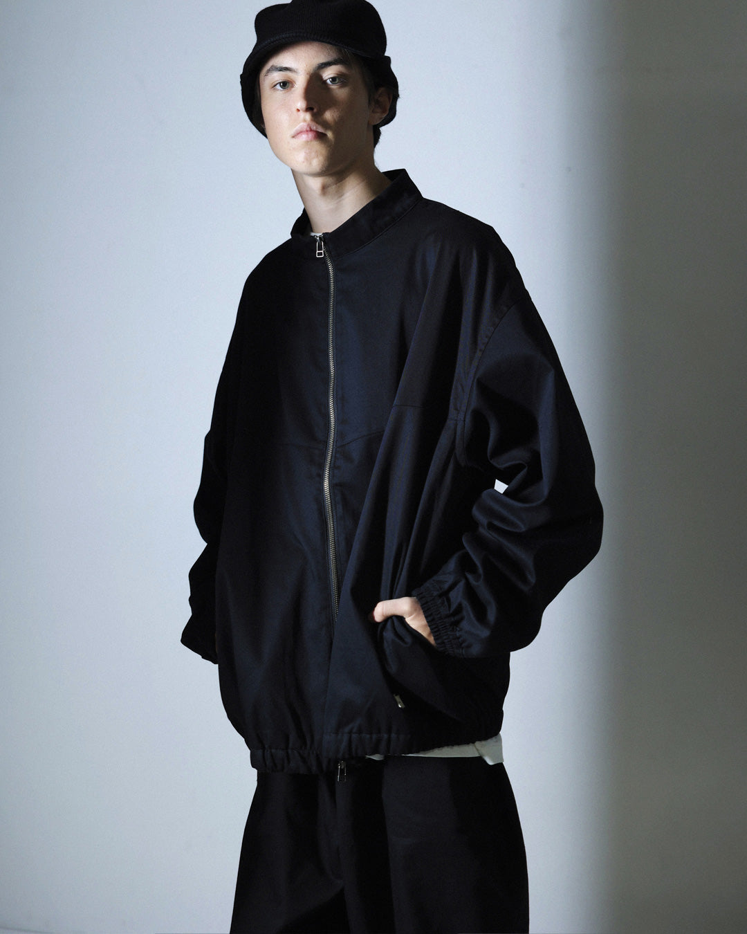 ORGANIC COTTON TWILL TRACK JACKET / BLACK