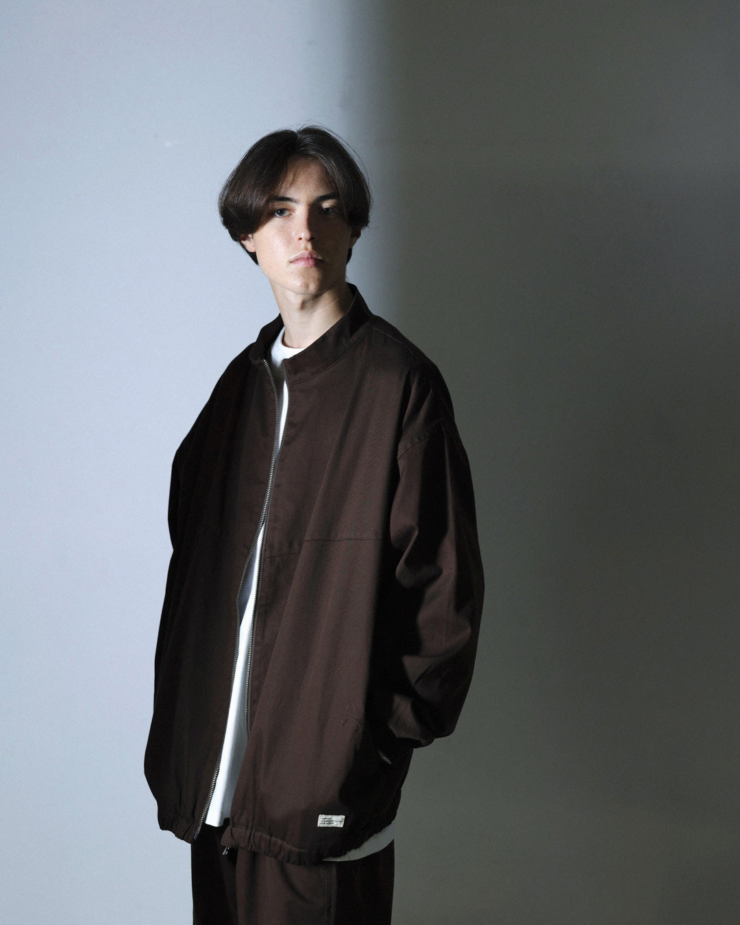 ORGANIC COTTON TWILL TRACK JACKET / BROWN